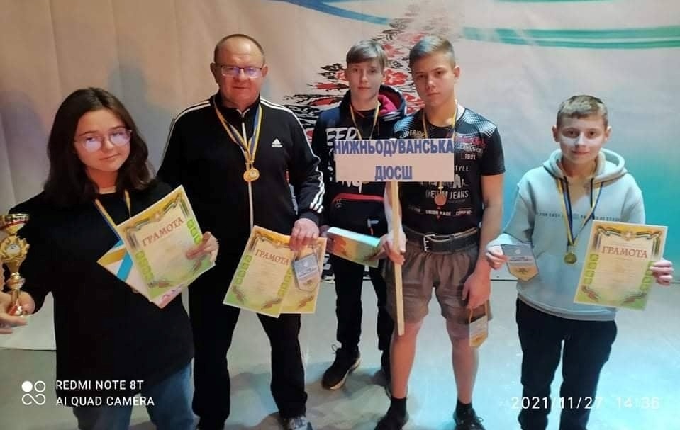 Команда Нижньодуванської ДЮСШ посіла ІІІ місце у обласному турнірі з гирьового спорту у Старобільську, листопад 2021