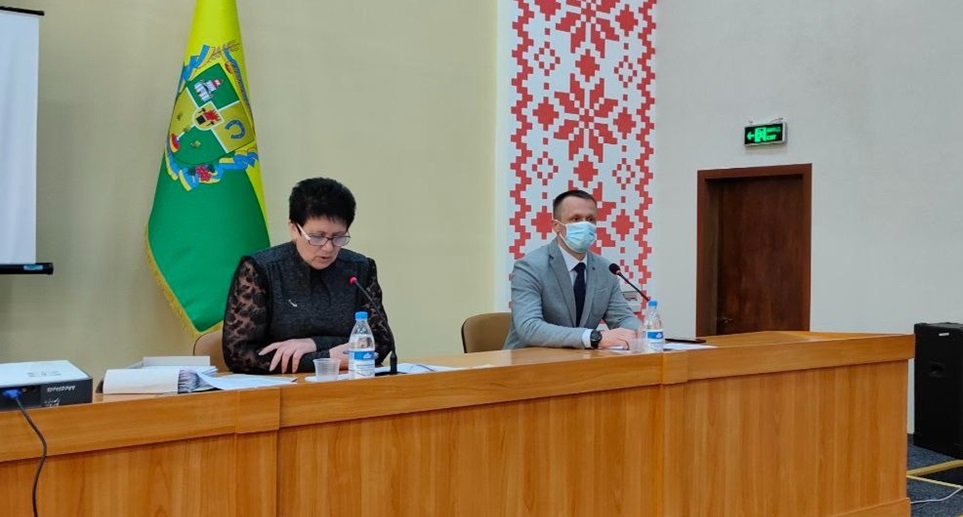 Людмила Русанова під час засідання п'ятої сесії Сватівської районної ради