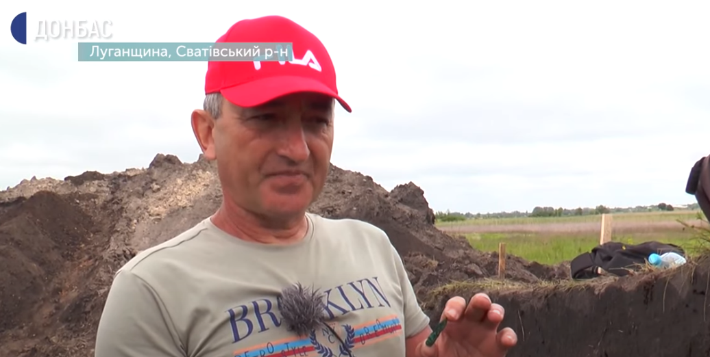 Професор СНУ ім. В. Даля Юрій Бровендер на розкопках у Сватівському районі у червні 2021