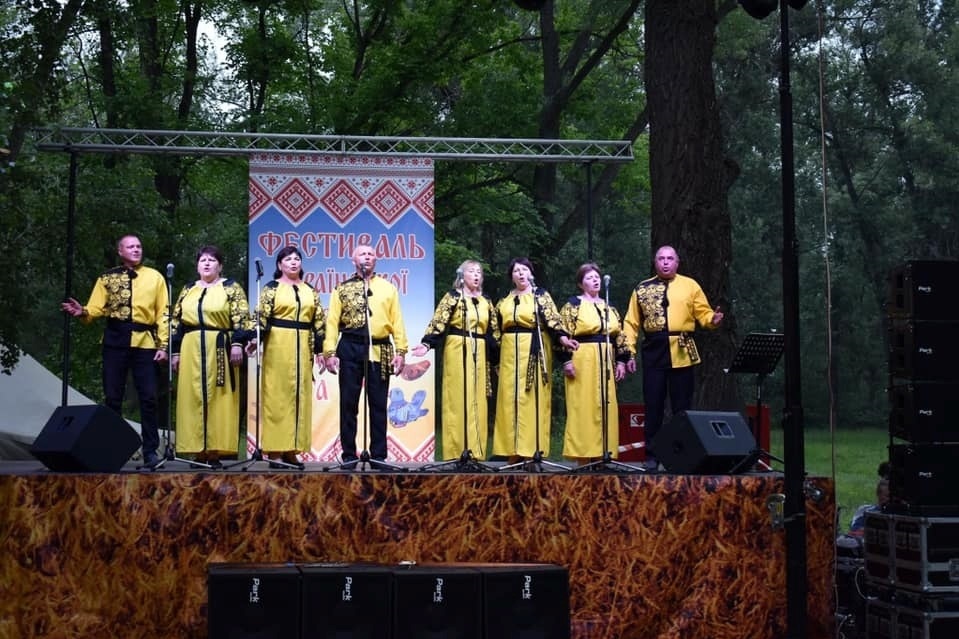Виступ сватівських артистів на фестивалі «Вінок України виплітаю з талантів рідного краю»