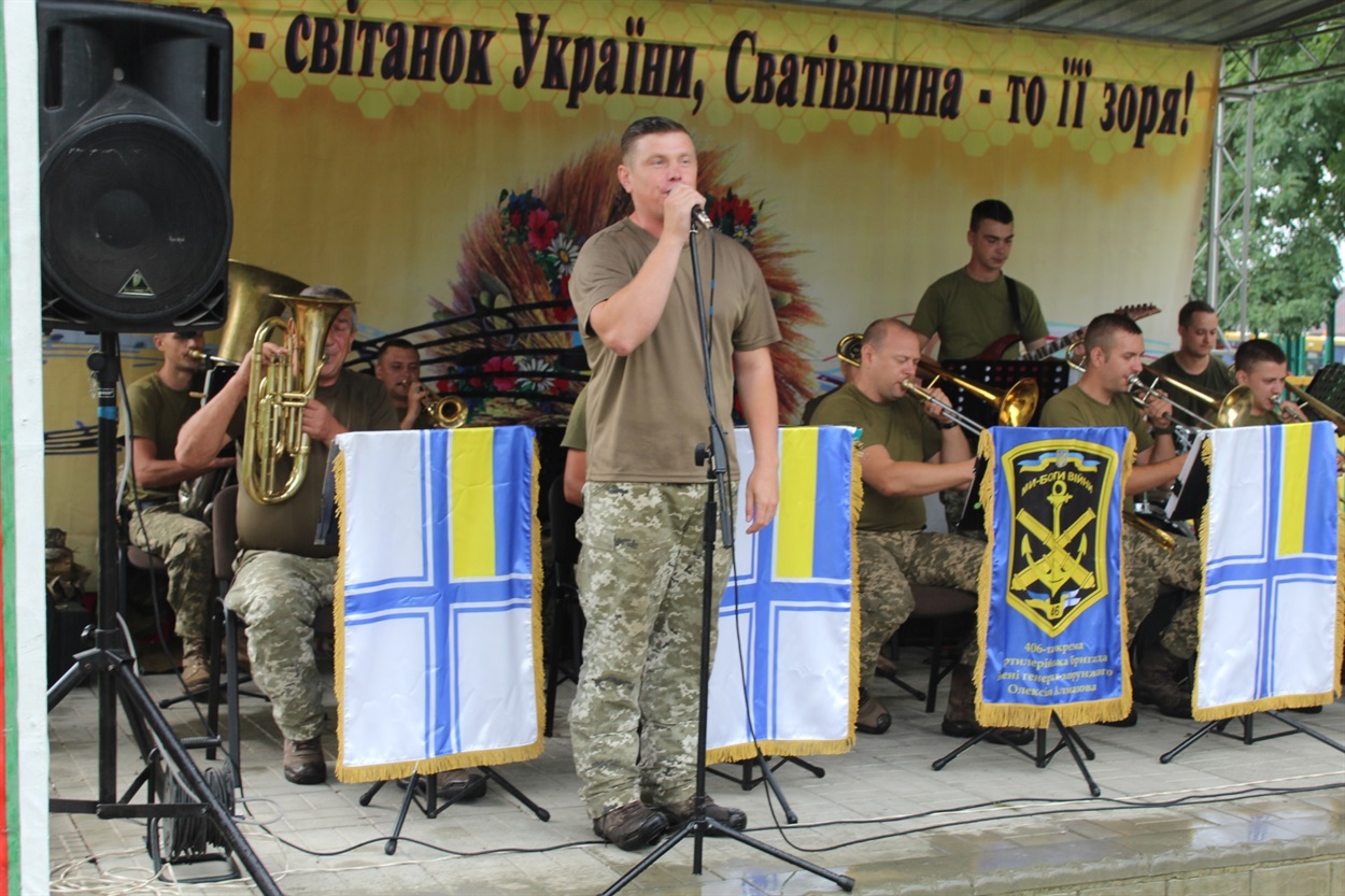 Співає Віталій Мацюк