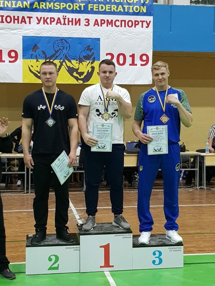 Фото чемпіона. А зараз Влад готується до Чемпіонату світу у Румунії. 