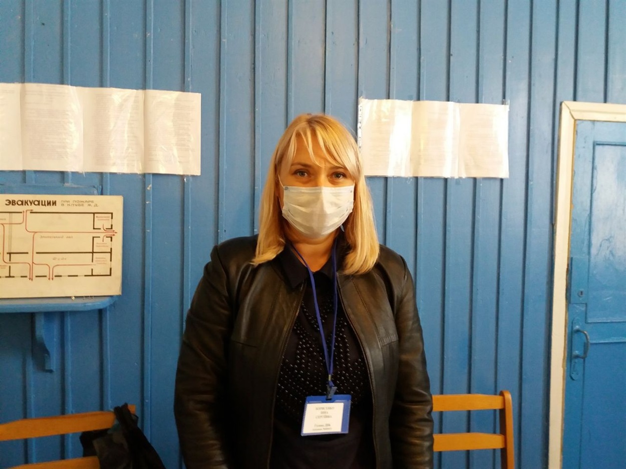 Інна Борисенко, голова виборчої дільниці №440433 (клуб залізничників)