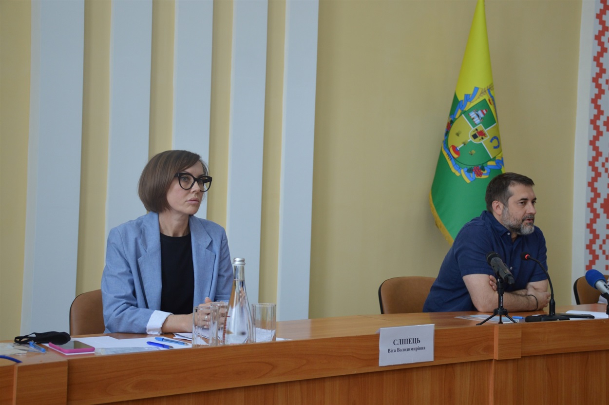 Під час зустрічі губернатора області зі сватівчанами