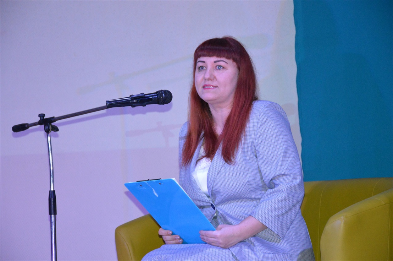 Ганна Лемешко розповідала про гендерну рівність у Сватовому на заході до 8 Березня