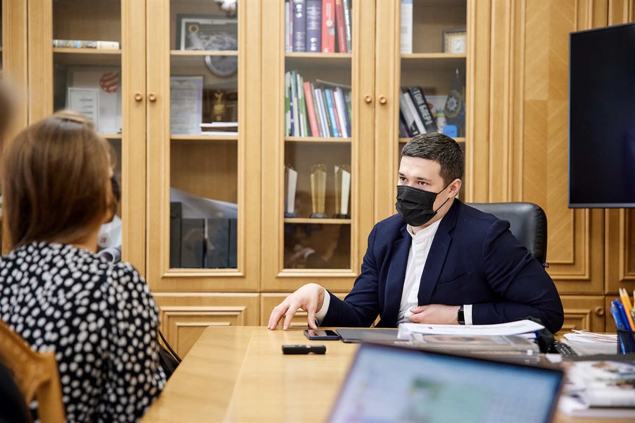 "Цифровізація — це зручність отримання послуг, де людям не потрібно давати хабарі та витрачати свій час"
