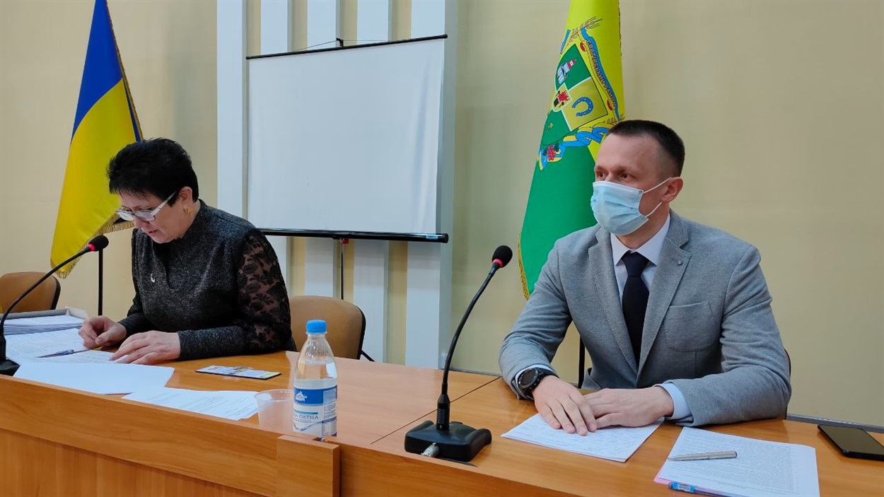 Олег Клименчуков бере участь у роботі сесії Сватівської районної ради