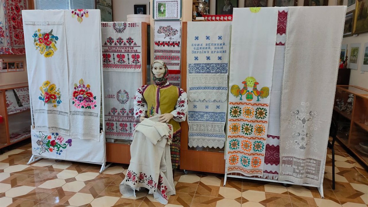 Експозиція до Дня вишиванки