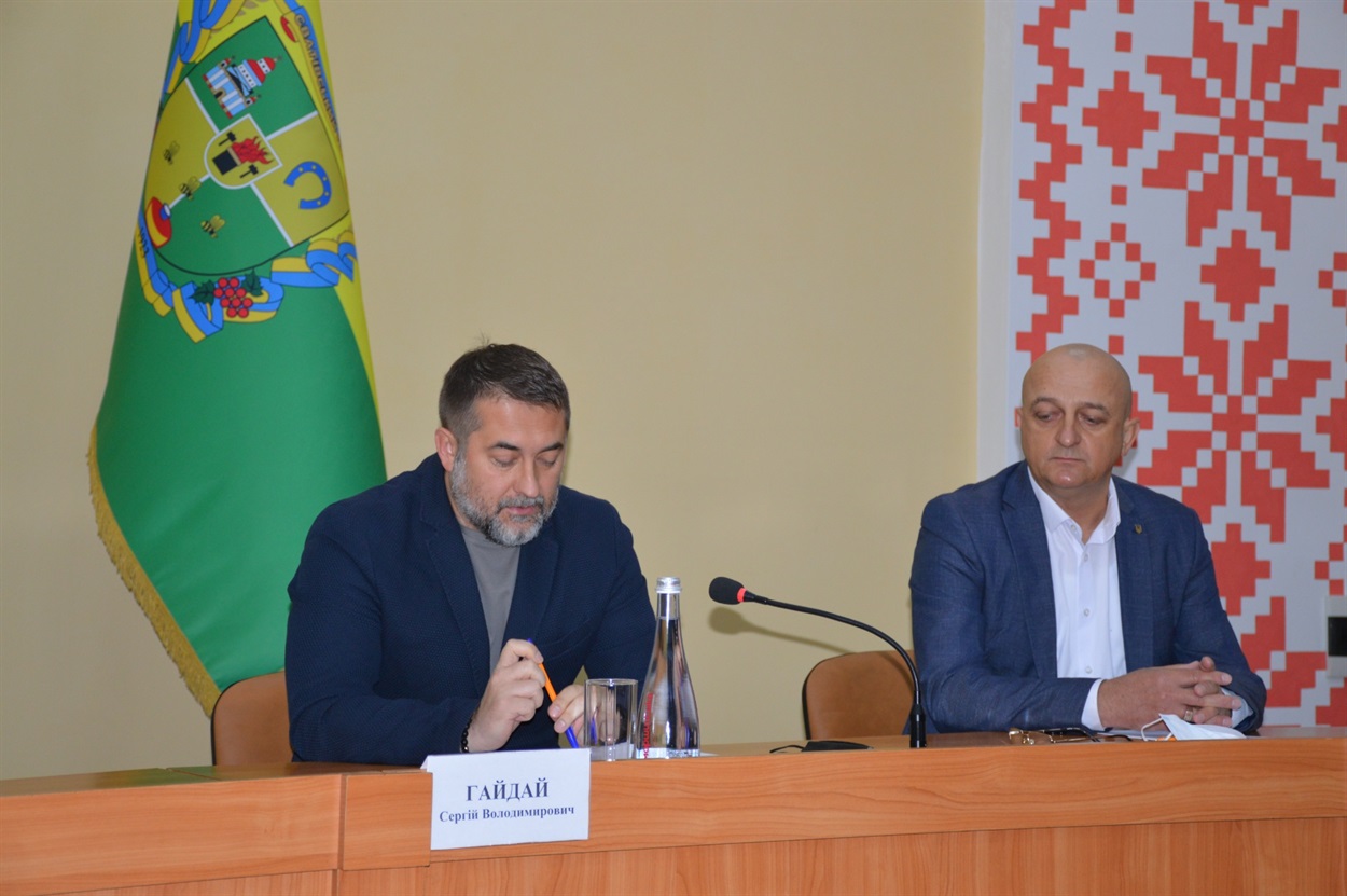 Голова Луганської облдержадміністрації Сергій Гайдай і голова Сватівської райдержадміністрації Олег Сліпець