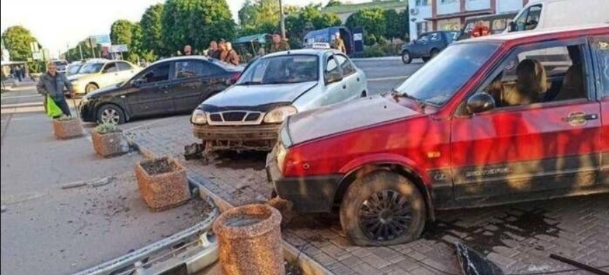 Пошкодження від вибуху у Сватовому
