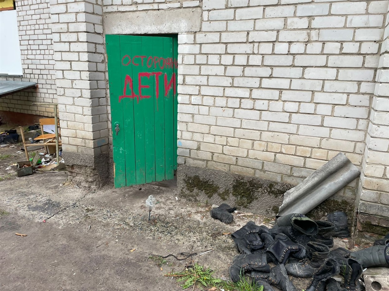 У Райгородці на Сватівщині внаслідок влучання російського снаряду в будинок загинули 16-річний хлопець та його сестра, 25.05.2023
