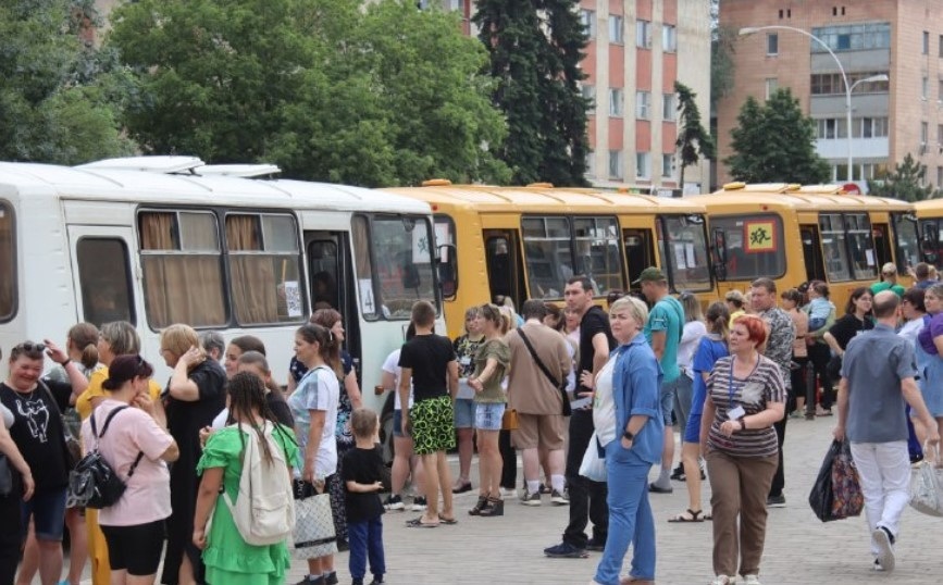 З Луганщини вивезли кілька автобусів з дітьми на "оздоровлення" до РФ, 28.06.2023