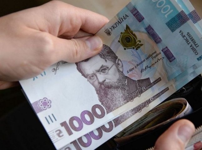 Кабмін вирішив Відтепер сплачувати державну грошову допомогу пересленцям у два періоди — до 15 і 28 числа, 03.08.2023