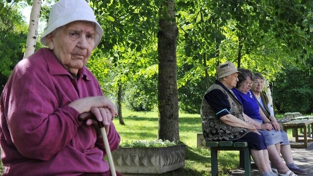 На Луганщини загарбники примушують пенсіонерів отримувати російські паспорти, 23.08.2023