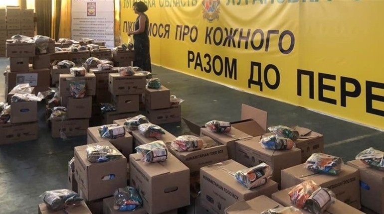 В гумхабах Сєвєродонецької громади, що працюють в Дніпрі та Тернополі, переселенцям видавали продуктові набори, засоби гігієни та підгузки, 26,09.2023