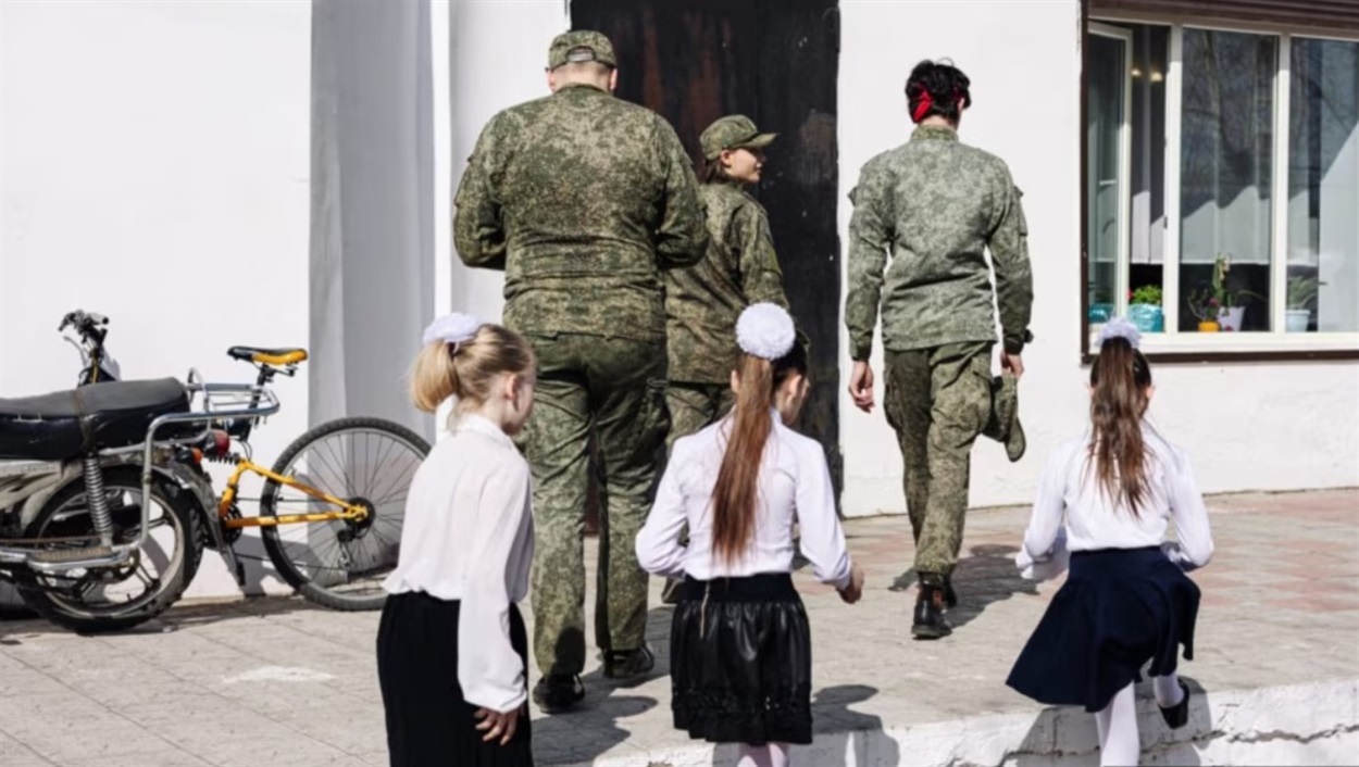 12 керівників окупаційних "навчальних закладів" нищать українську систему освіти на Луганщині, 27.09.2023