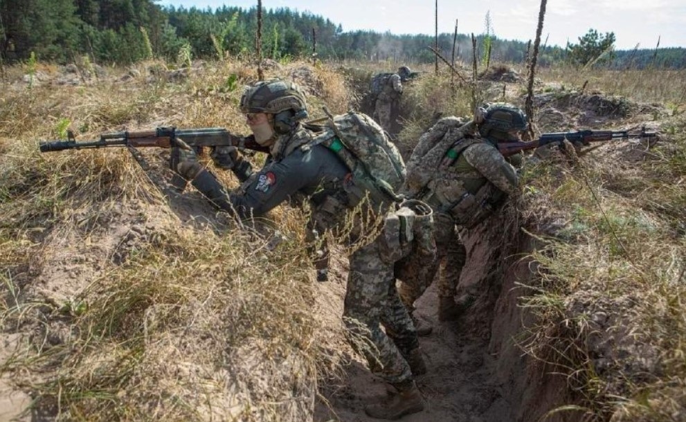 На Невське та Новолюбівку росіяни скинули авіабомби КАБ-500, 03.10.2023