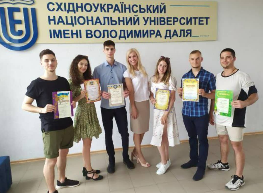 Викладчка університету А.Федорова зі своїми студентами, 12.02.2024 ​