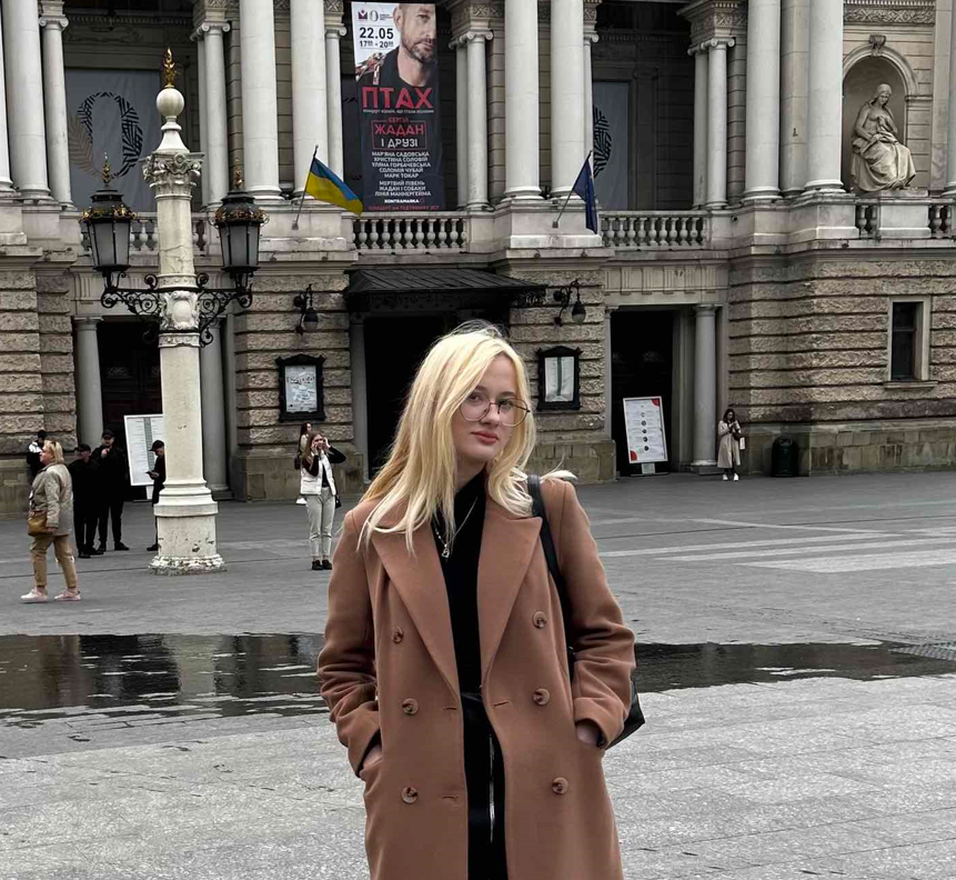 9-річна Поліна Туфекчі написала вірш для "Музею янголів", 24.03.2024
