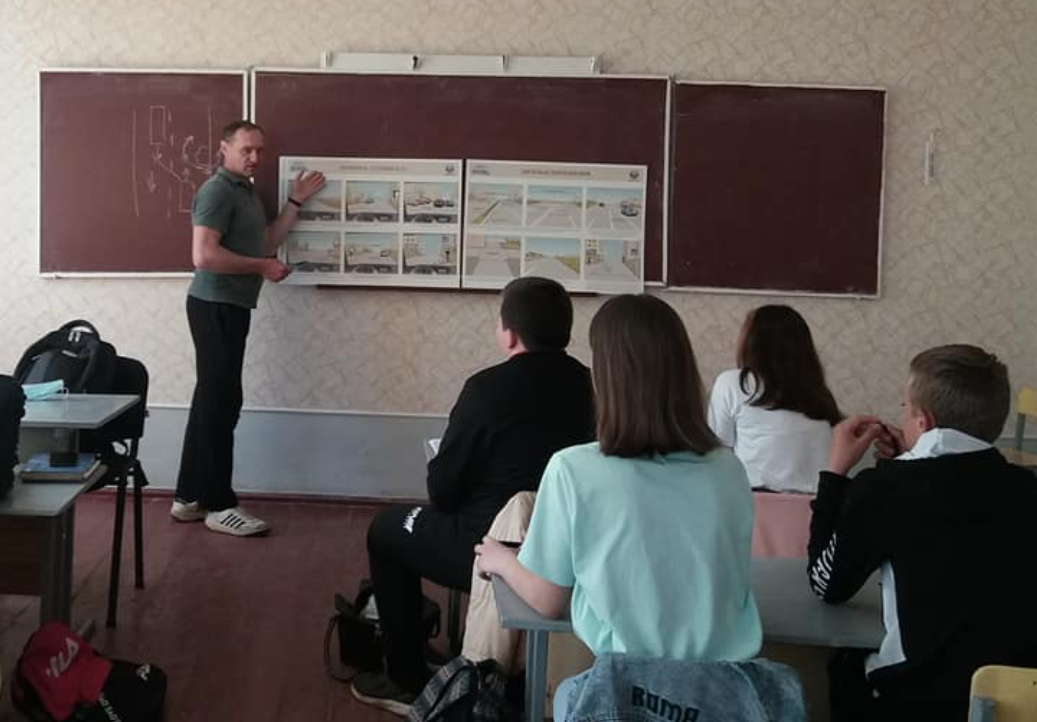 Вчитель Лиманського ліцею Віктор Гришанов виїхав з окупації на Хмельниччину і волонтерить для ЗСУ, 02.05.2024