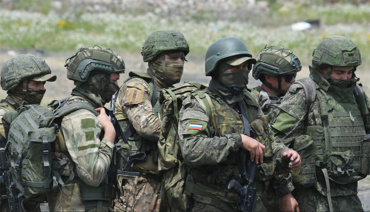 У Невському окупанти влучили по території трьох домогосподарств – вони згоріли, 20.07.2024